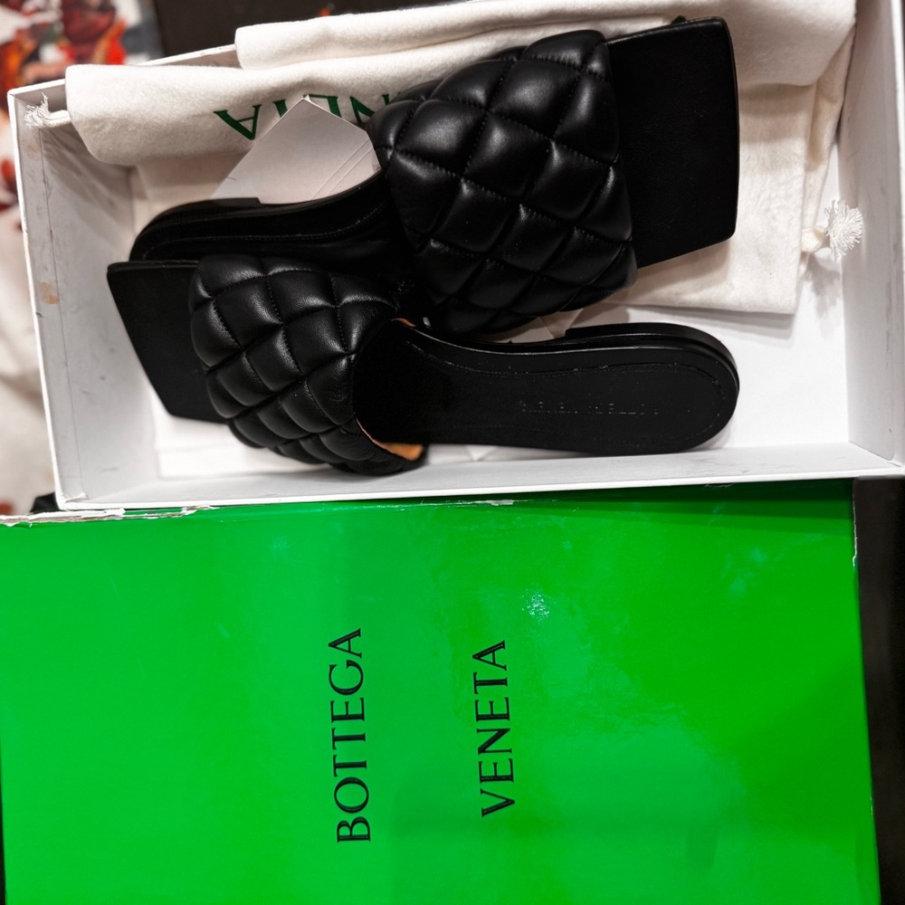 Bottega slides